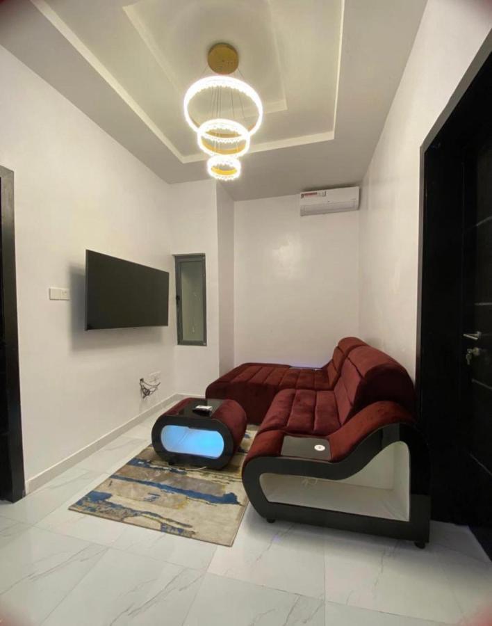 Urban Retreat Luxury Shortlet Apartment Lekki Ajah Lagos With Pool And Gym Экстерьер фото