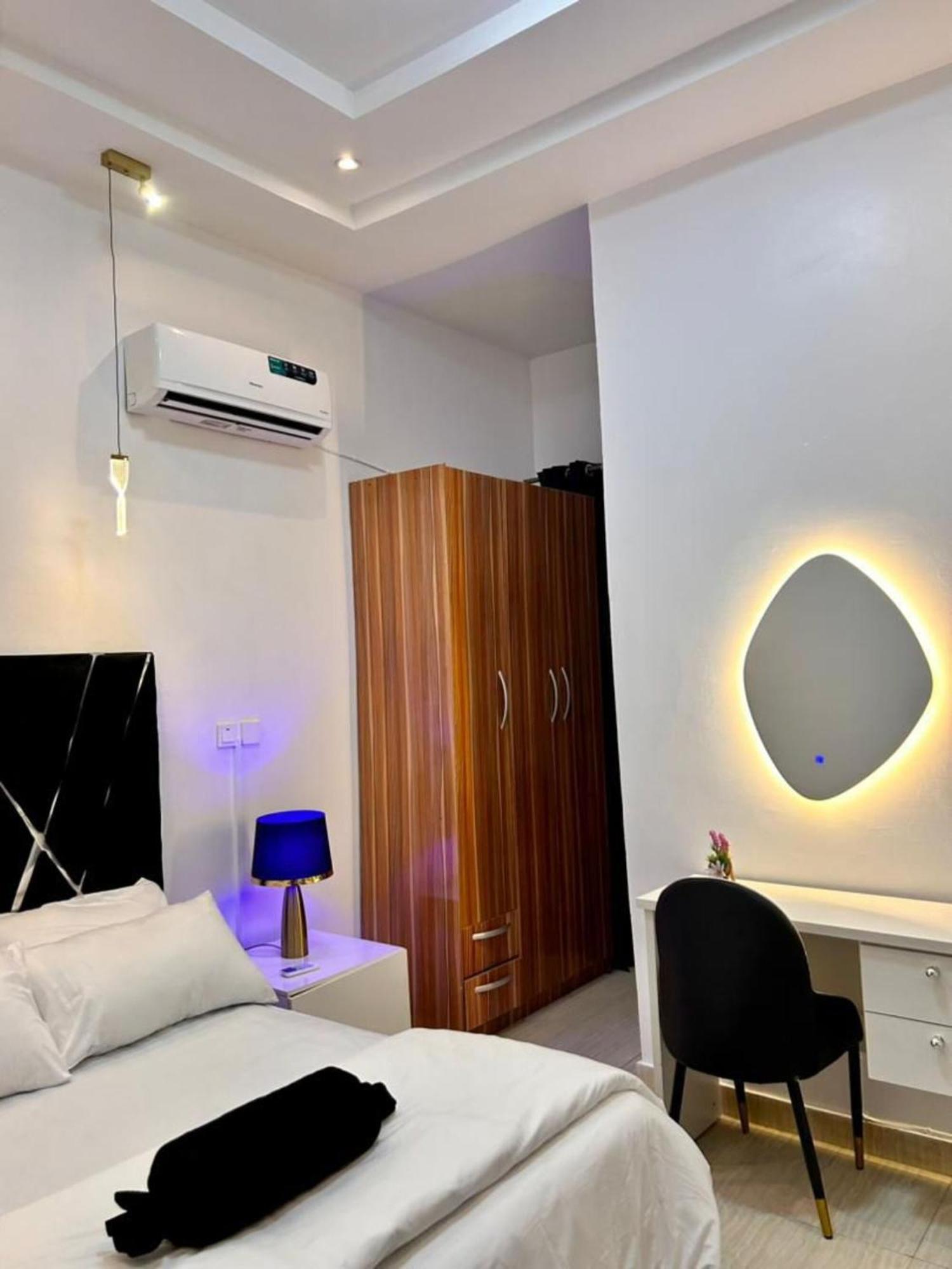 Urban Retreat Luxury Shortlet Apartment Lekki Ajah Lagos With Pool And Gym Экстерьер фото
